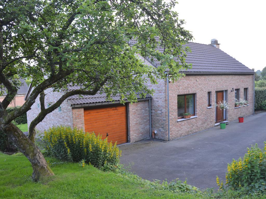 Modern Holiday Home In Stavelot With Fireplace エクステリア 写真